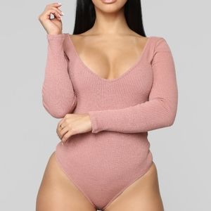 3/$25 Fashion Nova Mauve Soft Stretchy Rib Knit Bodysuit Size M